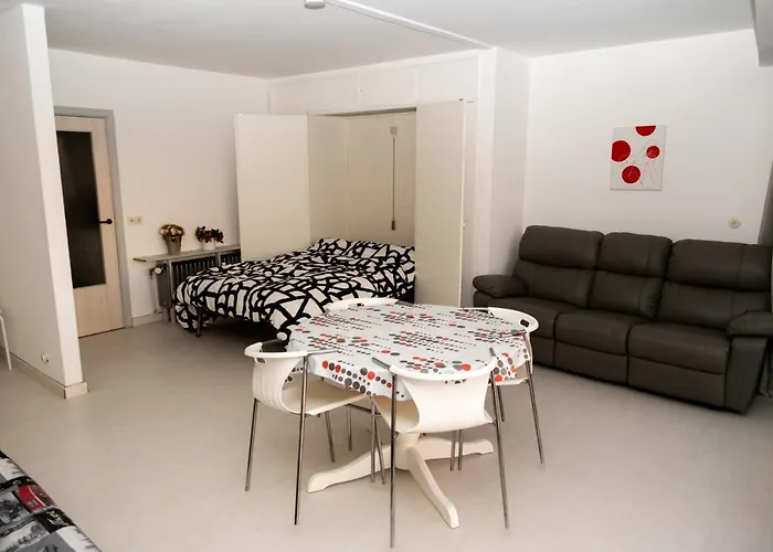 Moderne Met Zeezicht Naast Casino Appartement